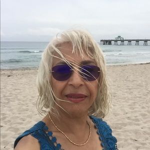 Meet your Posher, Mahnoush